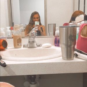 Meet your Posher, Maddie